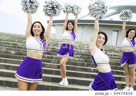 チアリーディング　ダンス　笑顔 34474830