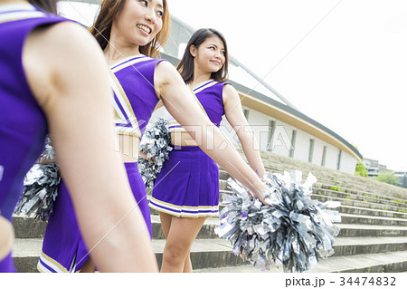 チアリーディング 笑顔 ポーズ チアリーディング 笑顔 ポーズ 34474832