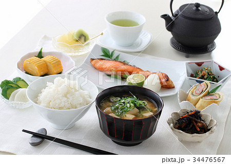 和食の朝食 34476567