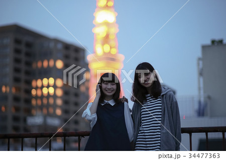 東京タワーと女性 34477363