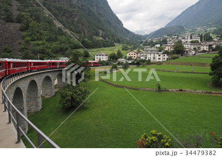 スイス ブルージオ橋 Brusio Viaduct Swissの写真素材