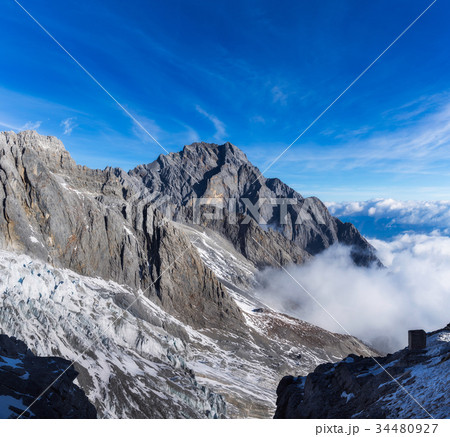 Jade Dragon Snow Mountain in Lijiang 34480927