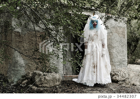 scary evil clown in a bride dress scary evil clown in a bride dress 34482307