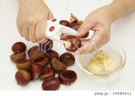 栗剥き 34484411