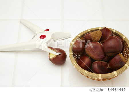 栗剥き 栗剥き 34484415