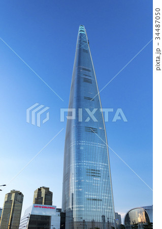 青空にそびえる　ロッテワールドタワー 34487050