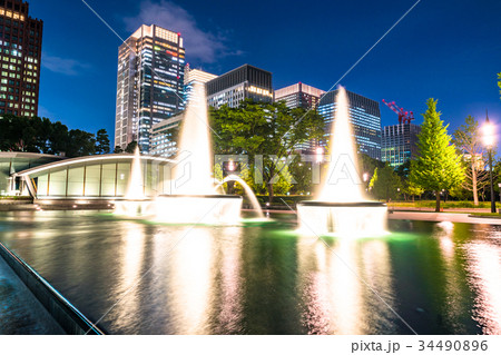 《東京都》丸の内・和田倉噴水公園の夜景 34490896