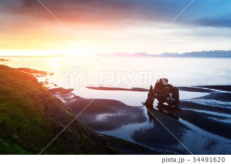 Basalt stack Hvitserkur Basalt stack Hvitserkur 34491620