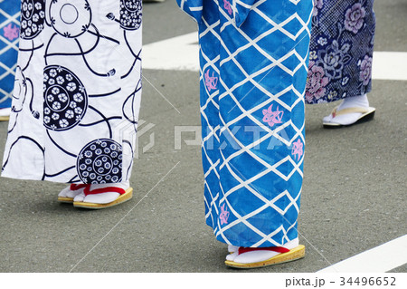 浴衣女性 足元 浴衣女性 足元 34496652