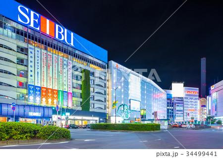 池袋駅 東口 駅前の風景 池袋駅 東口 駅前の風景 34499441