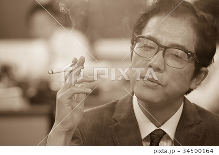 昭和のサラリーマン 仕事風景の写真素材 昭和のサラリーマン 仕事風景の写真素材