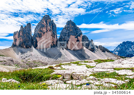 The Tre Cime di Lavaredo (three peaks of Lavaredo) 34500614