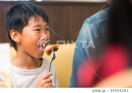 ファミレス 小学生食事 ファミレス 小学生食事 34503261