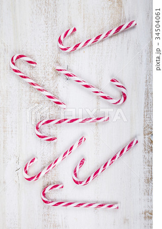 Gingerbread and candy canes   34504061