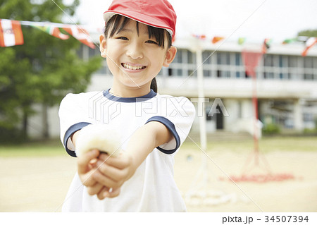 運動会のお昼休憩 34507394