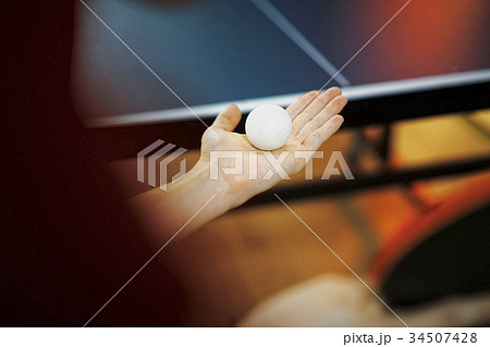 卓球のサーブ　構え 34507428