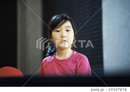 卓球をする女の子 34507678