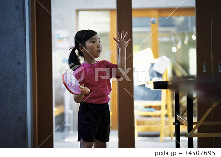 卓球をする女の子 卓球をする女の子 34507695