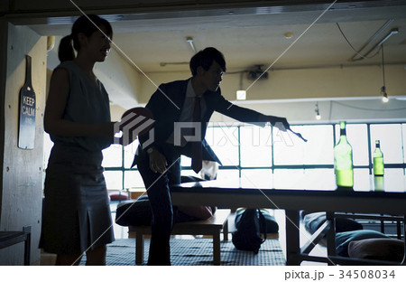 卓球をするカップル 34508034