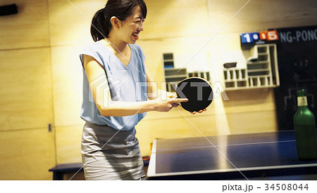 卓球をする女性 34508044