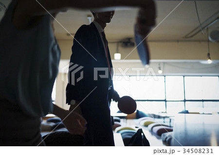 卓球をするカップル 34508231