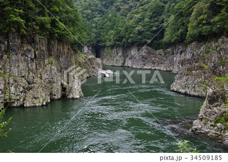 瀞峡(どろきょう)瀞八丁展望所からの眺め 瀞峡(どろきょう)瀞八丁展望所からの眺め 34509185