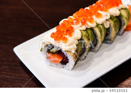 Salmon and Tuna maki roll sushi Salmon and Tuna maki roll sushi 34510101