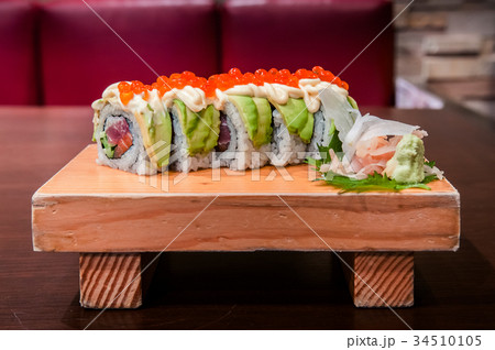 Salmon and Tuna maki roll sushi Salmon and Tuna maki roll sushi 34510105