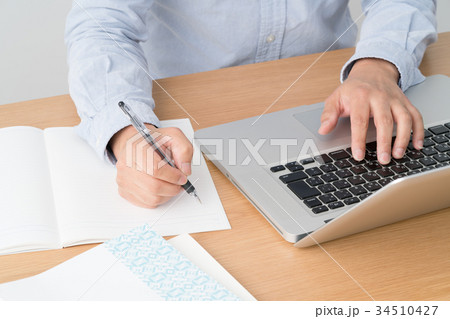 eラーニング、パソコン、ノート、男性 34510427