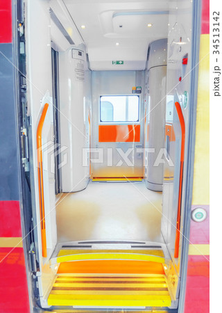 Entrance to the corridor (vestibule)  34513142