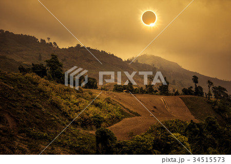 Scientific natural phenomenon. Total solar eclipse Scientific natural phenomenon. Total solar eclipse 34515573