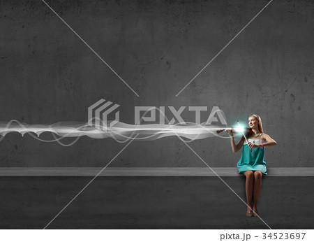 Pretty female violinist Pretty female violinist 34523697