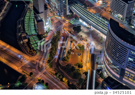 【横浜夜景】みなとみらい　横浜ランドマークタワー　桜木町駅前 34525101