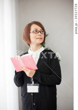 カジュアルビジネス　女性   ミドル    スケジュール 34527729