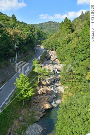 京都府福知山市大江町にある吊り橋から二瀬川渓流を望むの写真素材 34528629 Pixta