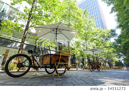 丸の内仲通りのオープンカフェ 夏 丸の内仲通りのオープンカフェ 夏 34531272