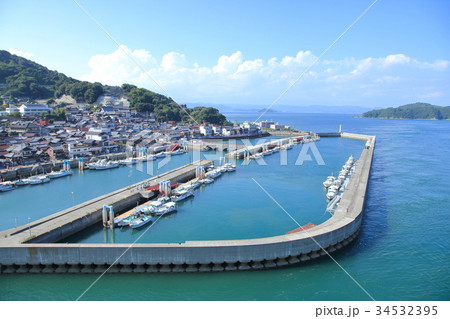 とびしま海道　豊浜大橋から見た豊島港　広島県 34532395