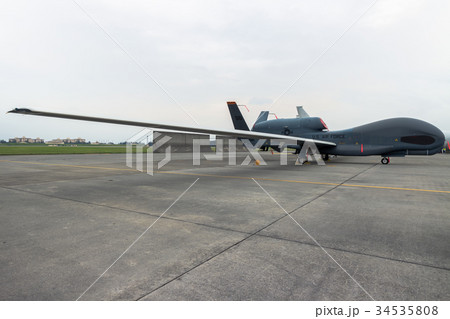 アメリカ空軍 無人偵察機 RQ-4 グローバルホーク(機体全体/右翼側) 34535808