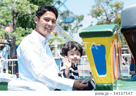 家族　遊園地　乗り物 34537547
