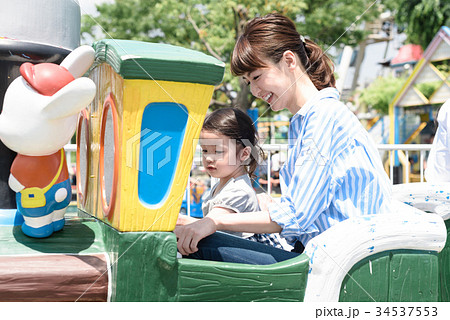 家族　遊園地　乗り物 34537553