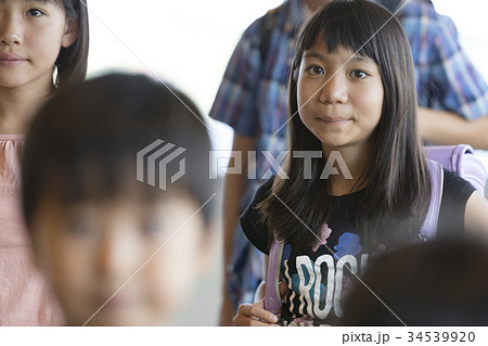 小学校　登下校　廊下 34539920