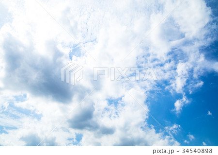 雲 空 青い空 白い雲 秋の空 晩夏の空 背景用素材 クラウド 青空 合成用背景 雲 空 青い空 白い雲 秋の空 晩夏の空 背景用素材 クラウド 青空 合成用背景 34540898