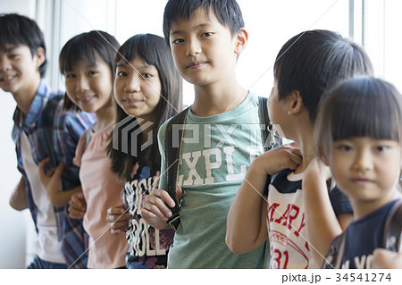小学校　教室　笑顔 34541274