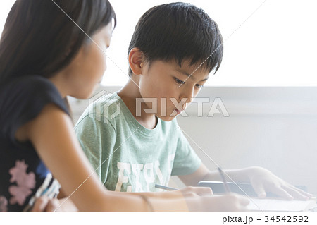 小学校 授業 教室 小学校 授業 教室 34542592