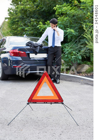 故障 ビジネスマン サイン 34548601