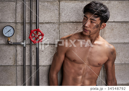 修理 エンジニア 若い男 34548792