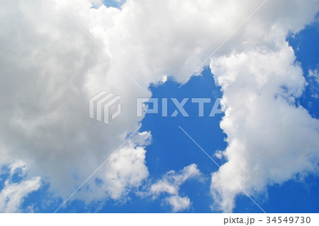 雲の切れ間 34549730