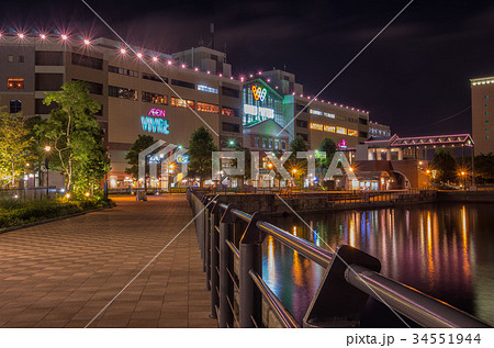 横浜夜景 みなとみらい ワールドポーターズの写真素材