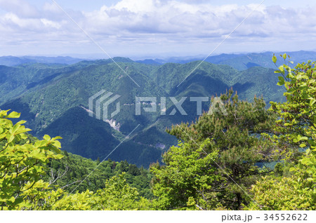 滋賀県武奈ヶ岳山頂から京都府から兵庫県方面の山々 34552622