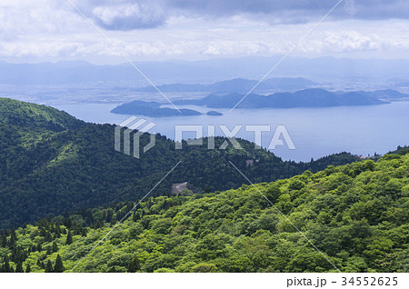 武奈ヶ岳からの琵琶湖と沖島 34552625